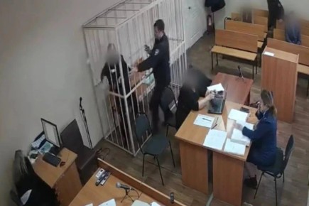 Челябинец будет отвечать за то, что бросил пять шариков в судью