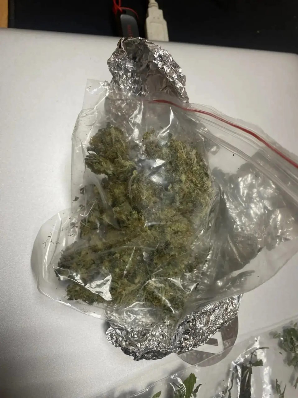 В Еманжелинске полицейские пресекли канал распространения наркотиков В Еманжелинске полицейские пресекли канал распространения наркотиков