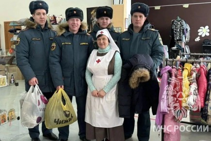 «Это наш вклад»: пожарные из Трехгорного передали бойцам спецоперации теплые вещи