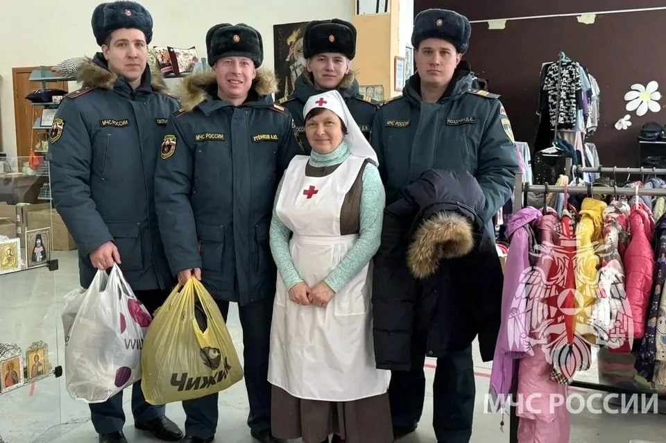 «Это наш вклад»: пожарные из Трехгорного передали бойцам спецоперации теплые вещи