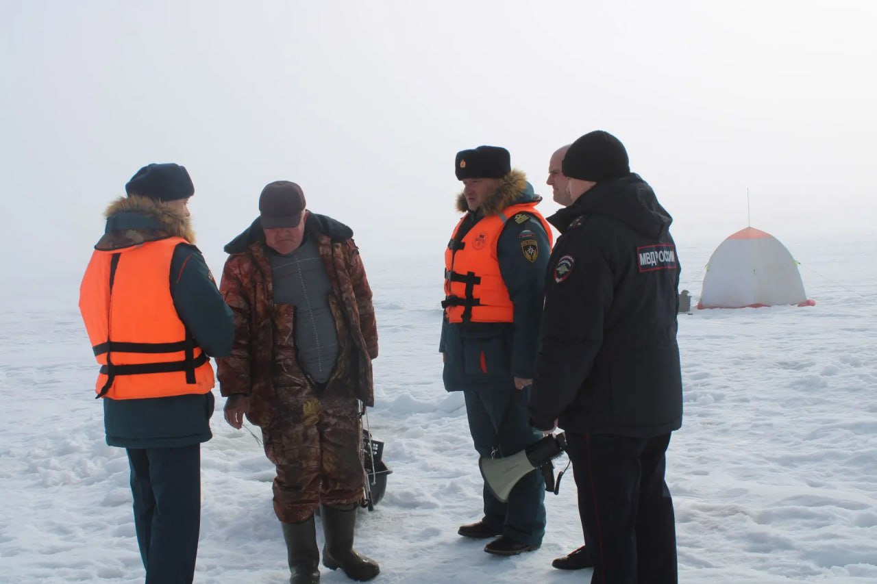 В Троицком районе полицейские и спасатели провели профилактическое мероприятие «Тонкий лед» В Троицком районе полицейские и спасатели провели профилактическое мероприятие «Тонкий лед»