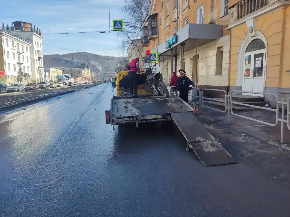 Питербайк — не игрушка и не средство для дорог общего пользования! Питербайк — не игрушка и не средство для дорог общего пользования!
