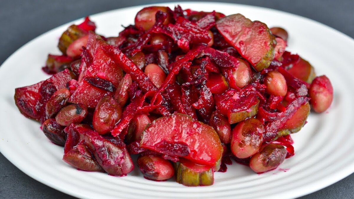 Салат из фасоли и свеклы: неожиданный вкус, который стоит попробовать
