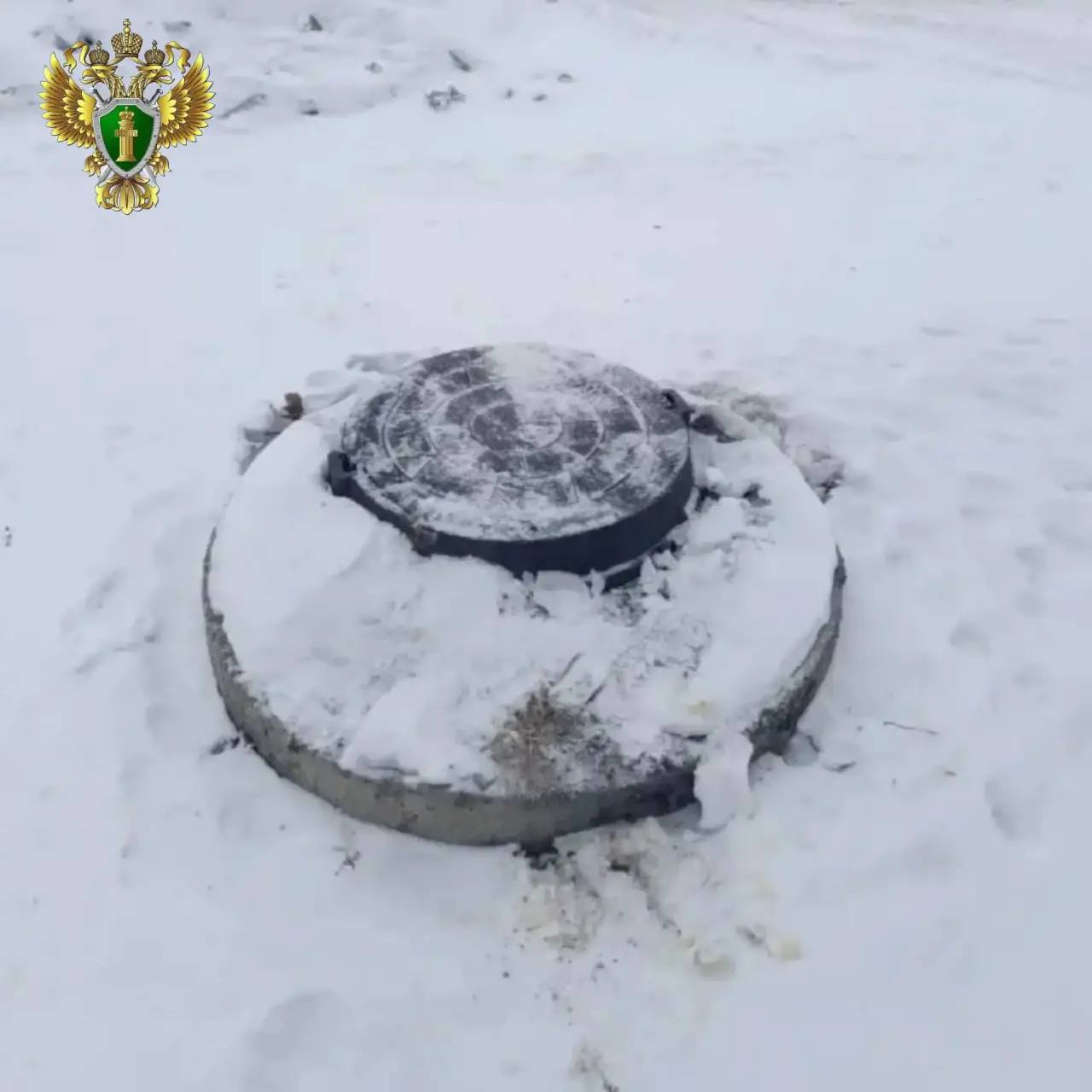 В Каслях после вмешательства прокуратуры восстановлены крышки люков во дворах многоквартирных домов В Каслях после вмешательства прокуратуры восстановлены крышки люков во дворах многоквартирных домов