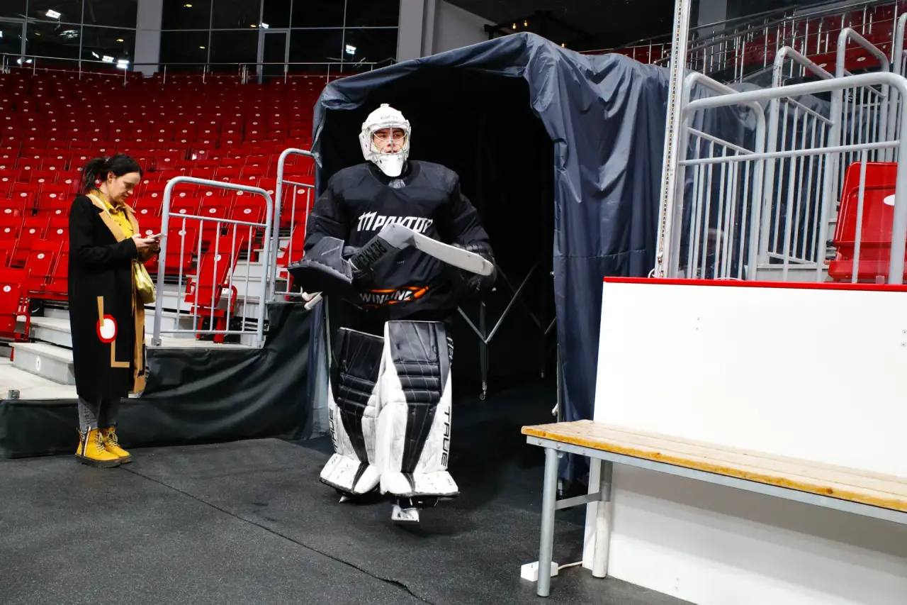 Перед стартом плей-офф Кубка Гагарина челябинский «Трактор» пригласил журналистов на открытую тренировку Перед стартом плей-офф Кубка Гагарина челябинский «Трактор» пригласил журналистов на открытую тренировку