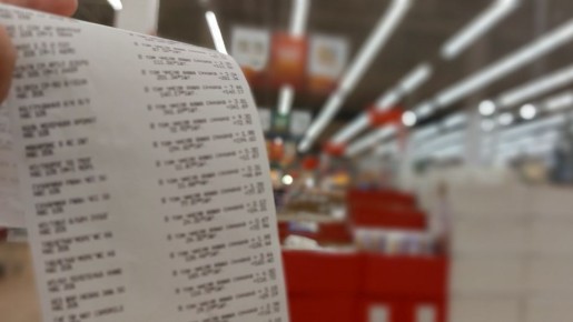 Челябинцам назвали порядок действий при требовании продавца оплаты наличными