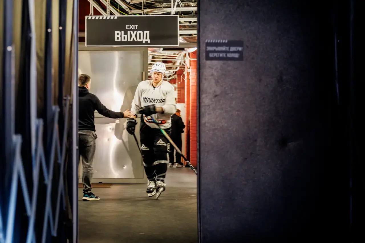 Перед стартом плей-офф Кубка Гагарина челябинский «Трактор» пригласил журналистов на открытую тренировку