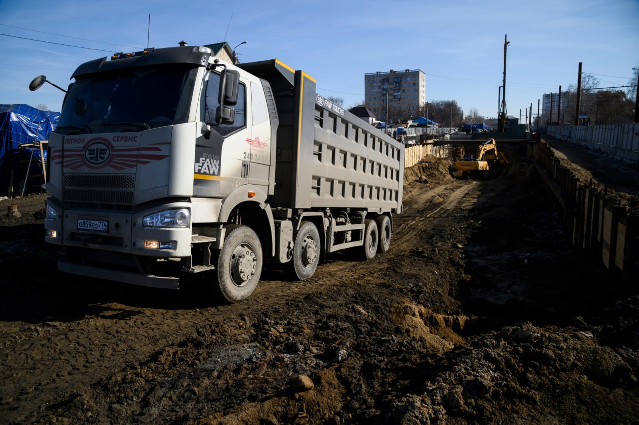 На пр. Победы завершается строительство второго котлована будущего метротрама На пр. Победы завершается строительство второго котлована будущего метротрама