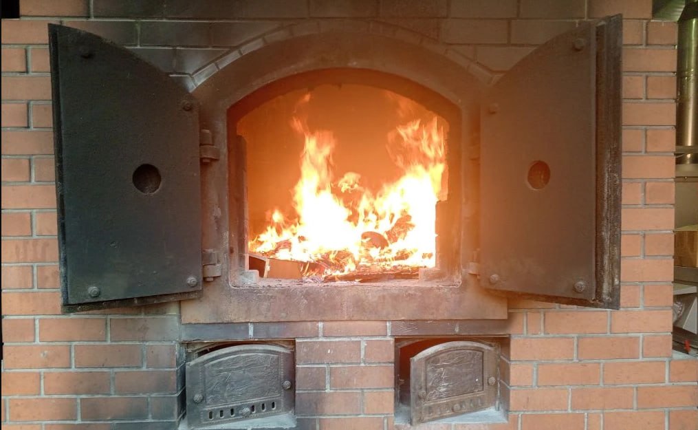 В Челябинской области расплавили почти 10 кг санкционного сыра В Челябинской области расплавили почти 10 кг санкционного сыра