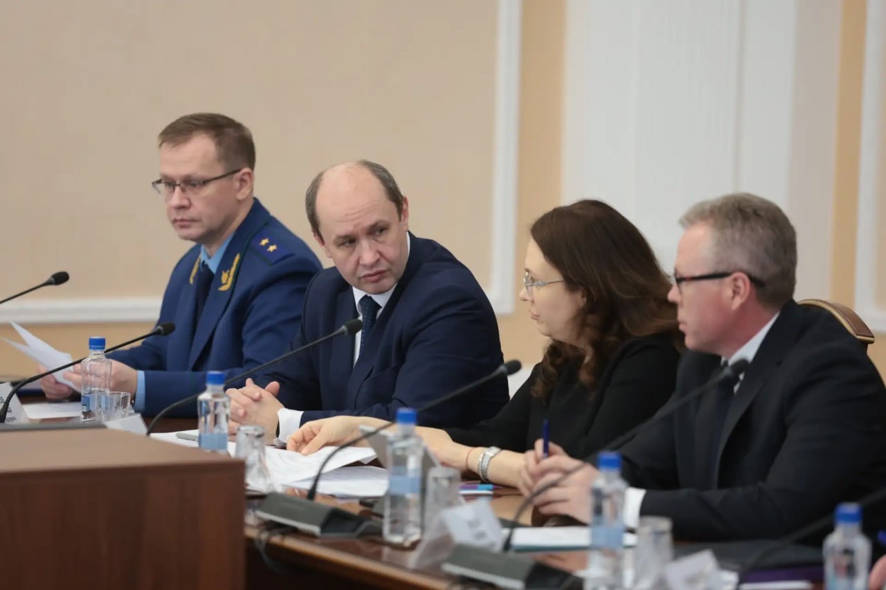 Алексей Текслер провел рабочее совещание по вопросам безопасного прохождения паводковых вод в Челябинской области Алексей Текслер провел рабочее совещание по вопросам безопасного прохождения паводковых вод в Челябинской области