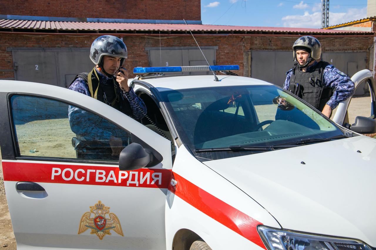 Алексей Текслер поздравил сотрудников Росгвардии с профессиональным праздником