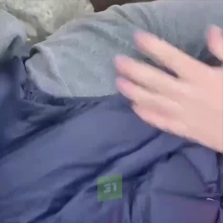 Как выглядит миллион на офисном столе? Ответ на первом кадре