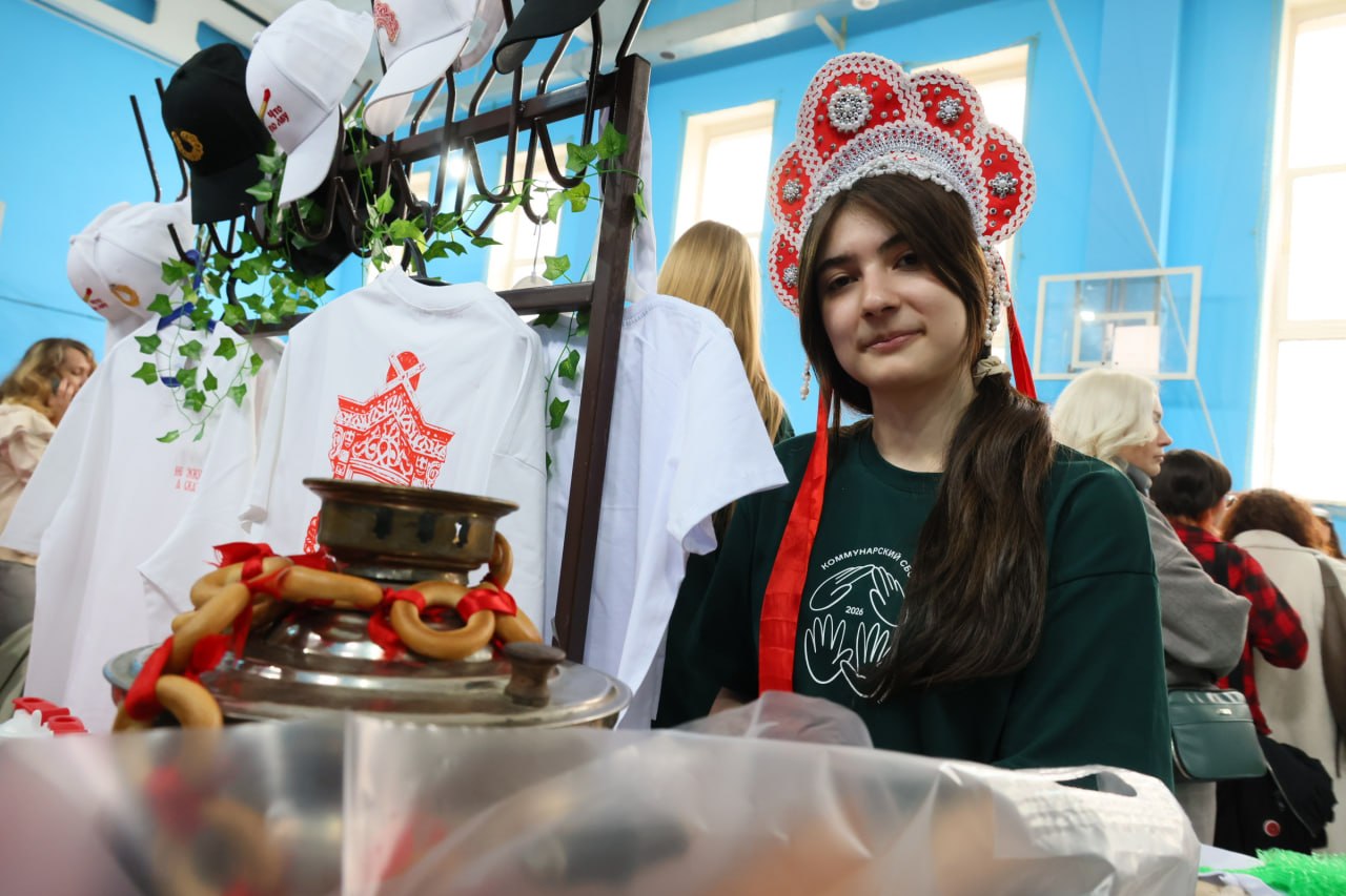 Ученики гимназии в Челябинске провели ярмарку в помощь онкобольным детям