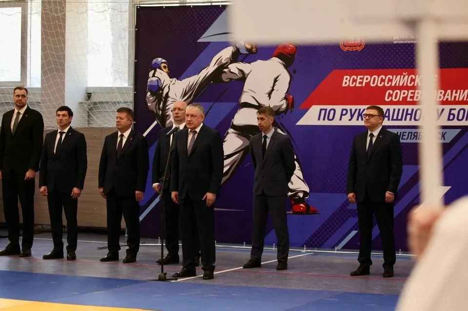 Двое детей пострадали в ДТП на площади Революции в Челябинске Двое детей пострадали в ДТП на площади Революции в Челябинске