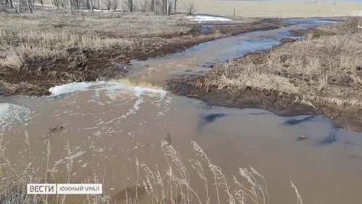 Большая вода. На юге Челябинской области талая вода затапливает поля
