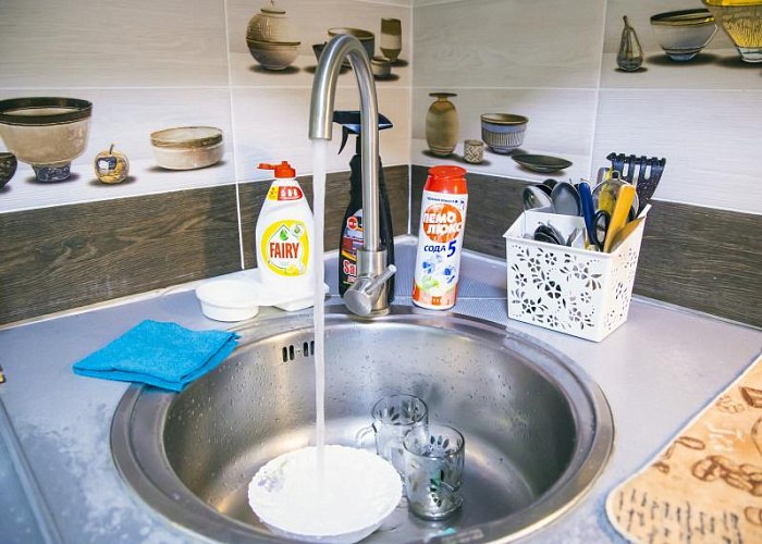 Жителей двух районов Челябинска предупредили о зеленой воде в кранах