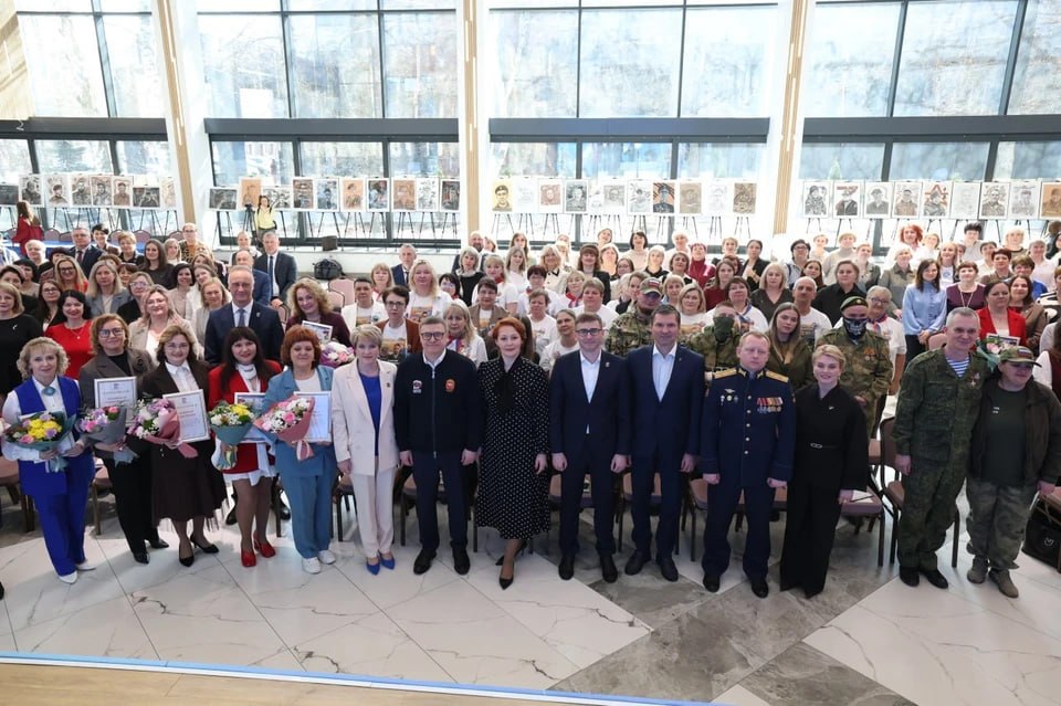 Сделано женщинами: женские клубы Челябинской области поделились лучшими практиками помощи участникам СВО и их семьям