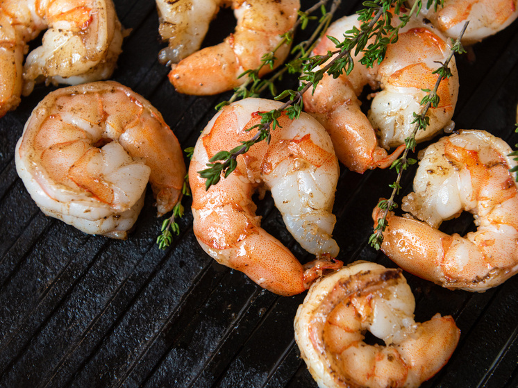 Как выбрать качественные креветки для праздничного стола: советы экспертов