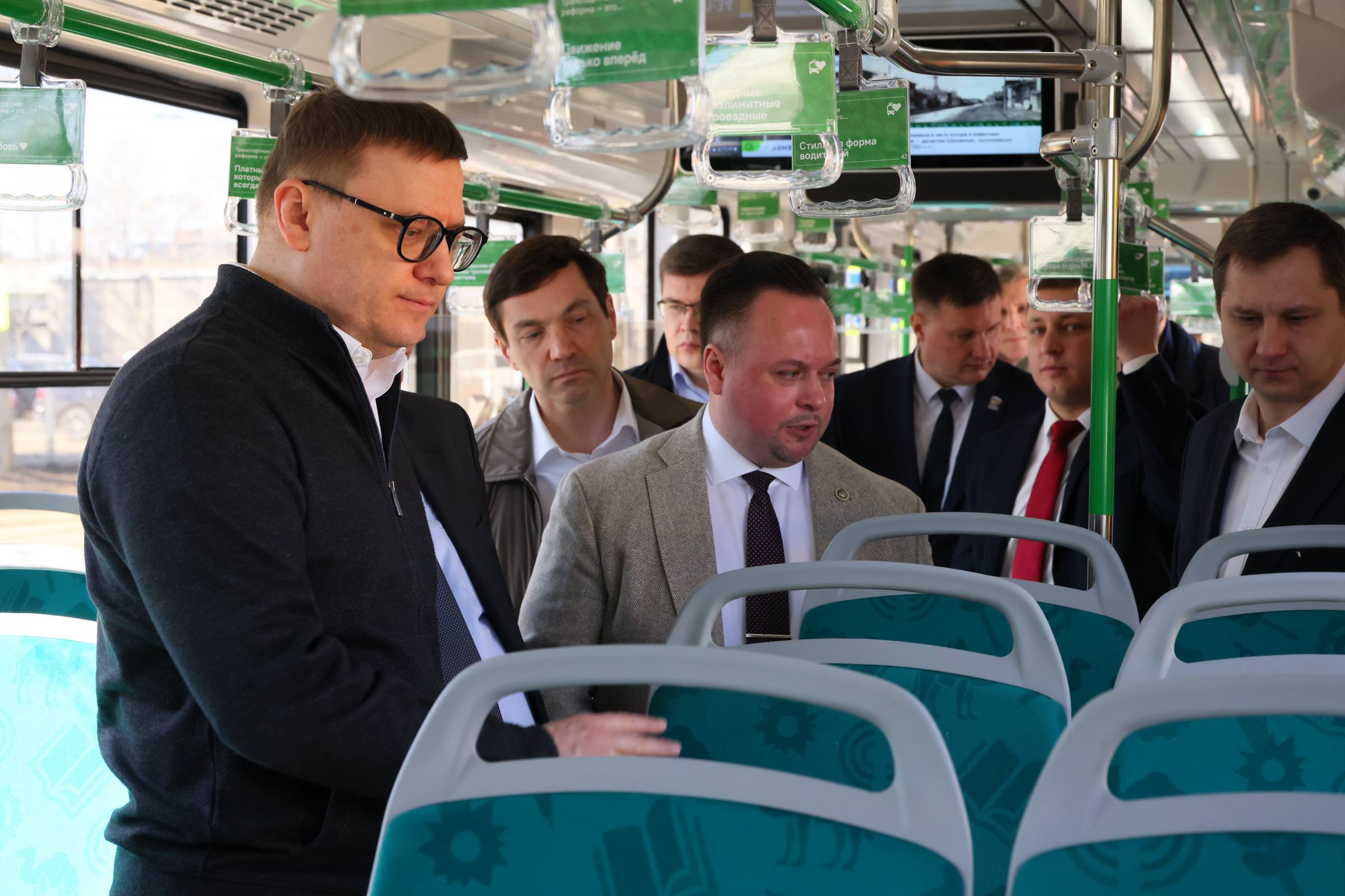 «Роскошь, просто роскошь»: вместе с Алексеем Текслером мы прокатились на челябинском трёхсекционном трамвае «Роскошь, просто роскошь»: вместе с Алексеем Текслером мы прокатились на челябинском трёхсекционном трамвае