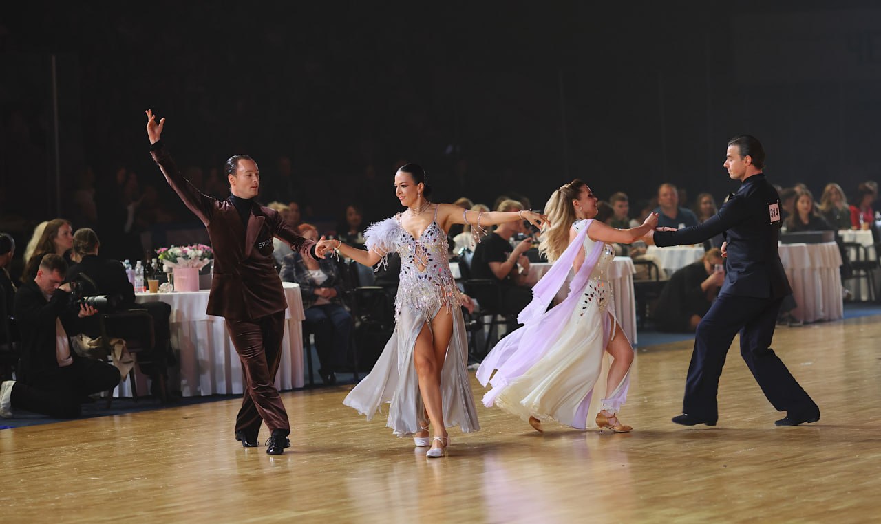 Кубок губернатора по танцевальному спорту в Челябинске впервые принял фиджитал-танцоров Кубок губернатора по танцевальному спорту в Челябинске впервые принял фиджитал-танцоров