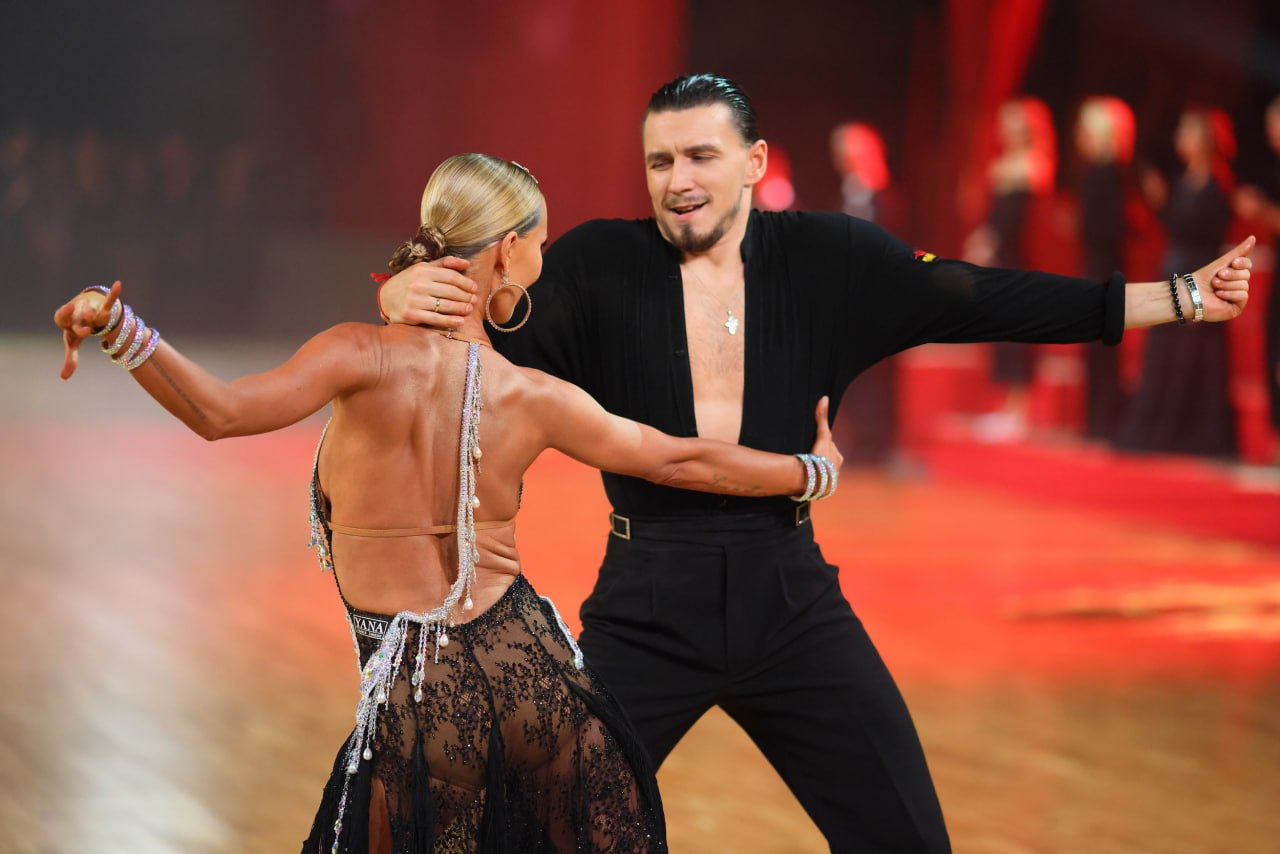 Кубок губернатора по танцевальному спорту в Челябинске впервые принял фиджитал-танцоров Кубок губернатора по танцевальному спорту в Челябинске впервые принял фиджитал-танцоров