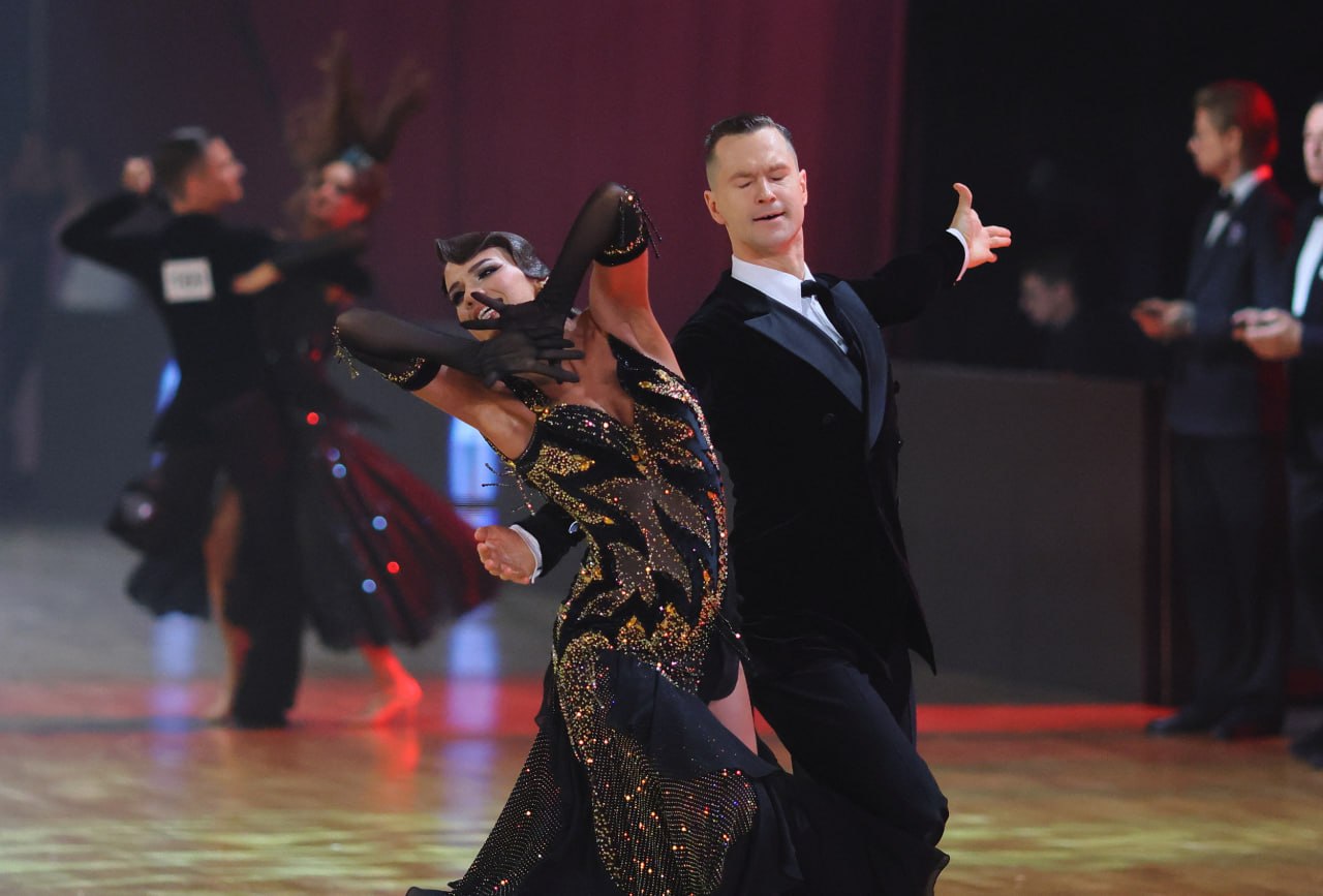 Кубок губернатора по танцевальному спорту в Челябинске впервые принял фиджитал-танцоров Кубок губернатора по танцевальному спорту в Челябинске впервые принял фиджитал-танцоров