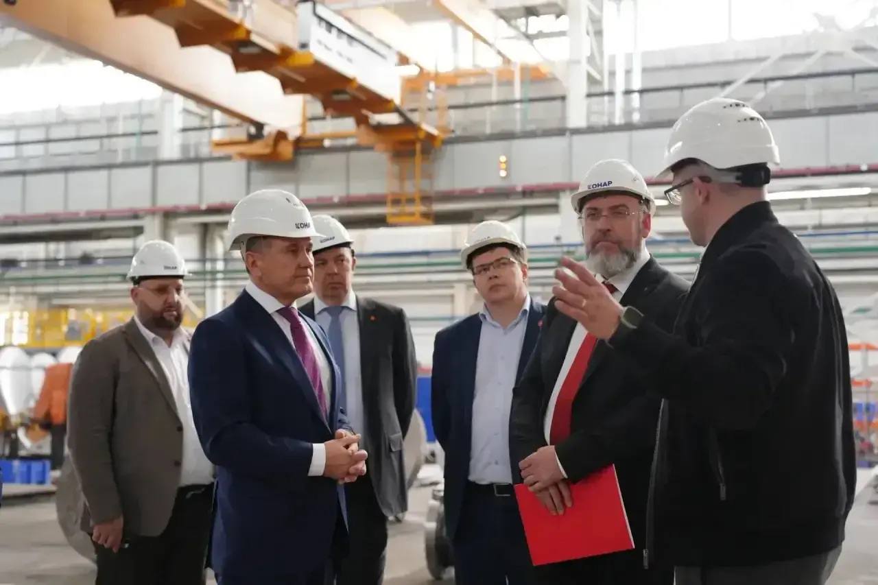 Алексей Текслер: Южноуральские предприятия — одни из самых сильных в стране и продолжают уверенно развиваться, запускать новые производства, осваивать современные технологии и укреплять позиции региона как одного из ведущих... Алексей Текслер: Южноуральские предприятия — одни из самых сильных в стране и продолжают уверенно развиваться, запускать новые производства, осваивать современные технологии и укреплять позиции региона как одного из ведущих...