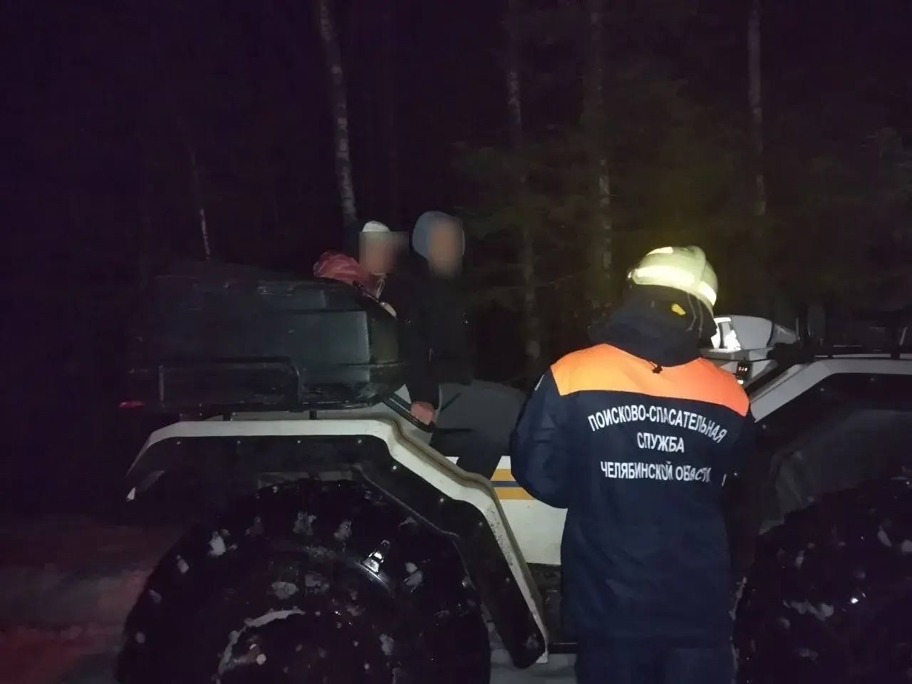 Каменная река и ночная прогулка: как челябинские спасатели вытаскивали из леса четверых беспечных туристов