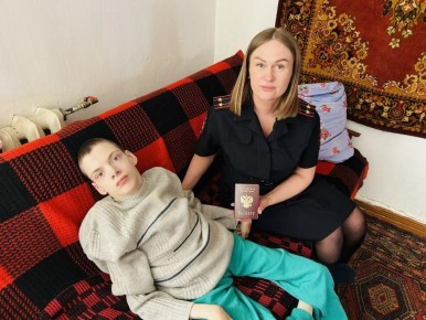 В Миассе полицейские помогли получить паспорт маломобильному жителю