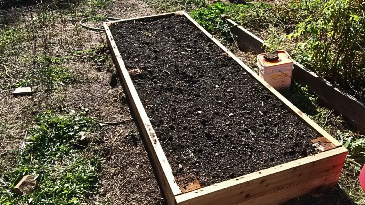 Оптимальная осенняя подготовка высоких грядок: советы для успешного урожая