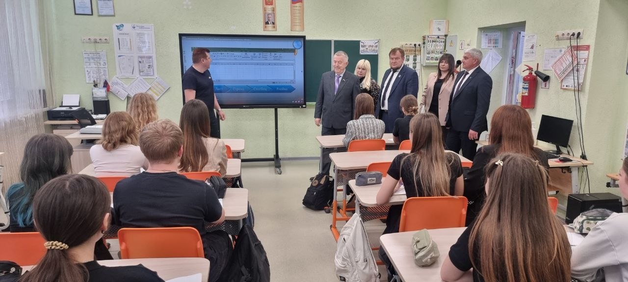 Виктор Водолацкий: Сегодня вместе с заместителем Председателя Народного Совета ЛНР Д.С. Колесниковым посетили Беловодский муниципальный округ Виктор Водолацкий: Сегодня вместе с заместителем Председателя Народного Совета ЛНР Д.С. Колесниковым посетили Беловодский муниципальный округ