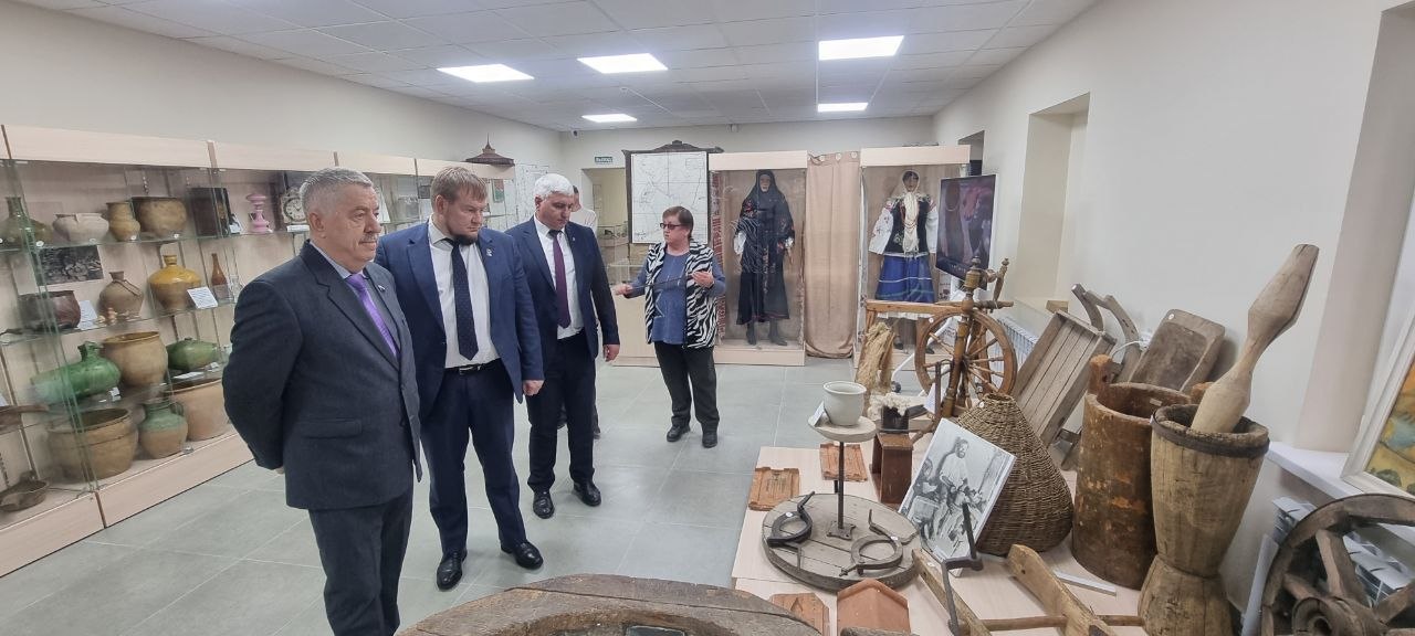 Виктор Водолацкий: Сегодня вместе с заместителем Председателя Народного Совета ЛНР Д.С. Колесниковым посетили Беловодский муниципальный округ Виктор Водолацкий: Сегодня вместе с заместителем Председателя Народного Совета ЛНР Д.С. Колесниковым посетили Беловодский муниципальный округ