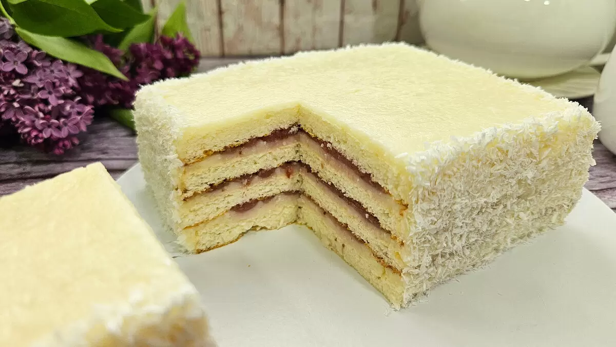 Нежный торт на противне с творогом и кокосом