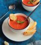Летнее обновление: освежающий суп гаспачо с хрустящими гренками