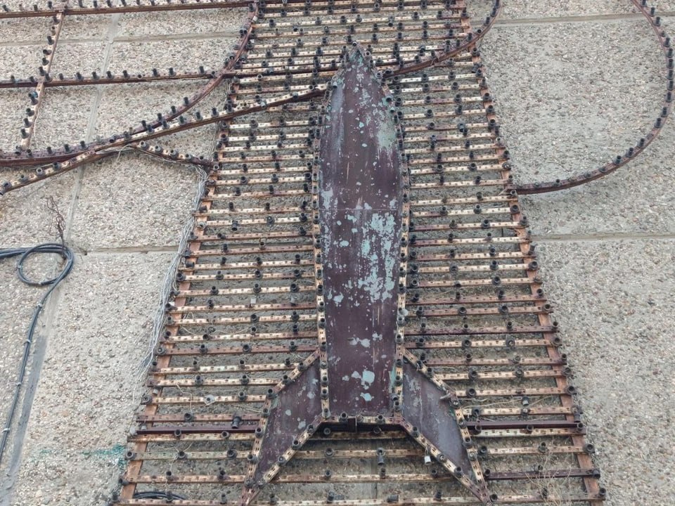 12 апреля 1961 года состоялся первый полет человека в космос — капитаном первого звездолета был старший лейтенант ВВС СССР Юрий Гагарин, который за 108 минут совершил один виток вокруг планеты и вернулся на Землю майором 12 апреля 1961 года состоялся первый полет человека в космос — капитаном первого звездолета был старший лейтенант ВВС СССР Юрий Гагарин, который за 108 минут совершил один виток вокруг планеты и вернулся на Землю майором