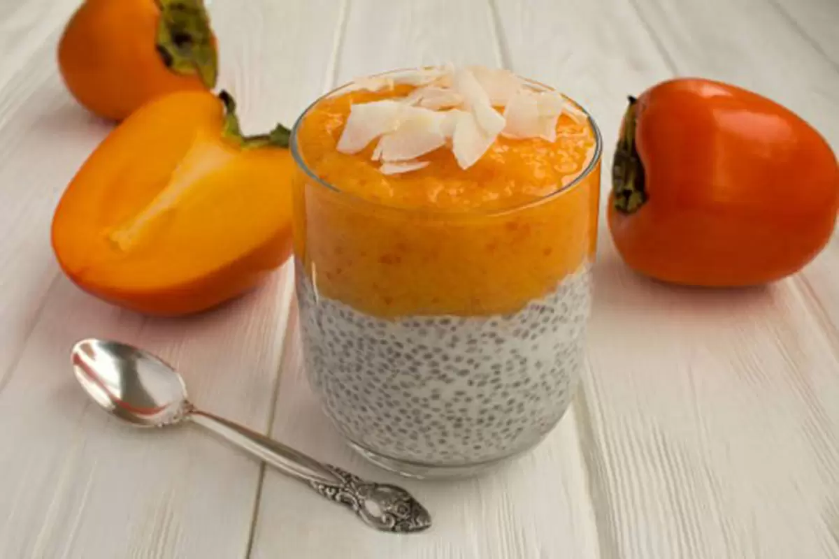 Вкусный и полезный десерт: как приготовить чиа-пудинг с хурмой