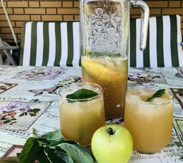 Яблочный лимонад: летний напиток, который невозможно пропустить