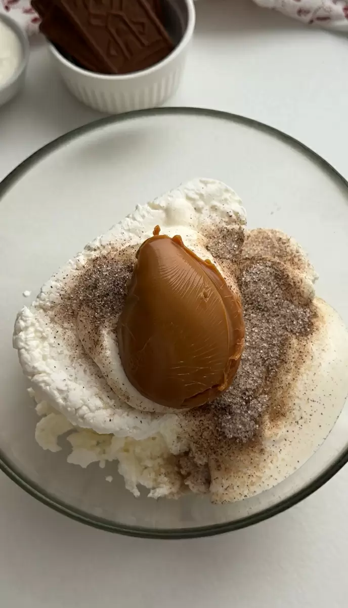 Превратите обычные продукты в роскошный торт без выпечки