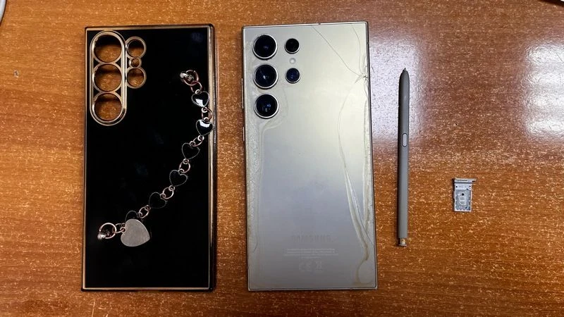 Сотрудники транспортной полиции Сочи «по горячим следам» раскрыли кражу дорогостоящего телефона на железнодорожном вокзале