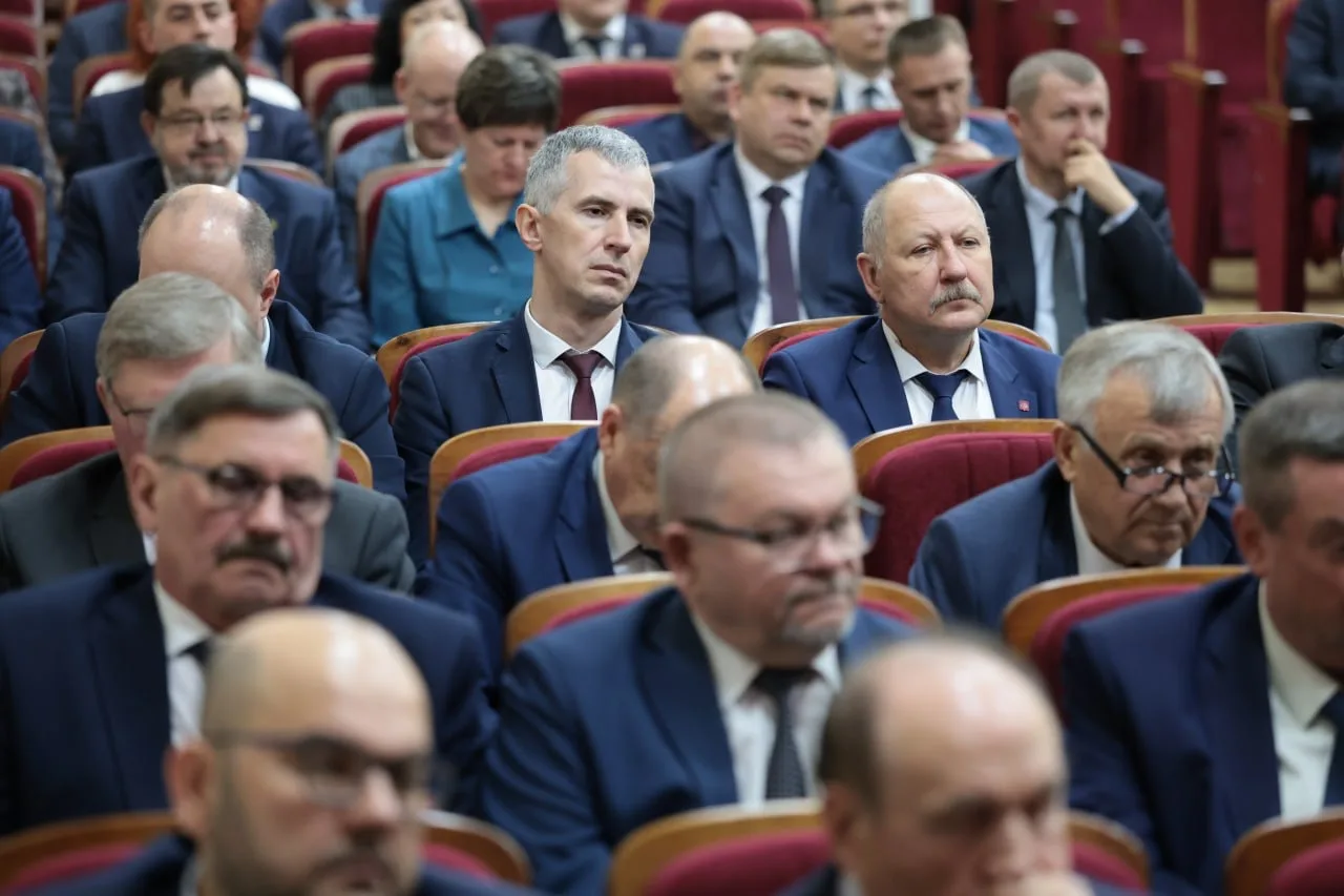 Прокурор Челябинской области Игорь Донгаузер принял участие в выездном областном совещании при Губернаторе региона в Чебаркульском округе Прокурор Челябинской области Игорь Донгаузер принял участие в выездном областном совещании при Губернаторе региона в Чебаркульском округе