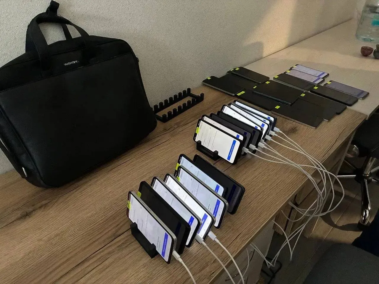 Задержаны активные участники организованного преступного сообщества, специализирующегося на неправомерном обороте электронных средств платежей в Челябинской области, сообщили в ФСБ