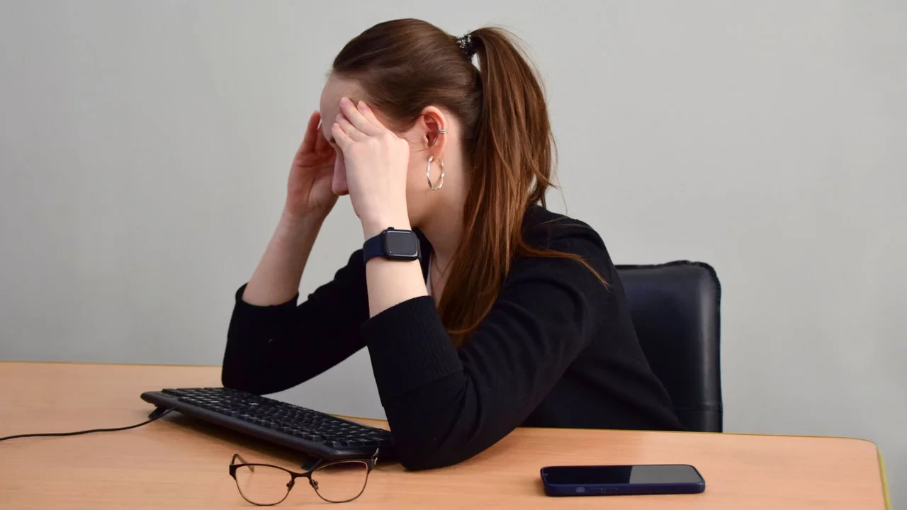 В Челябинске компании нанимают психологов, чтобы спасти сотрудников от выгорания