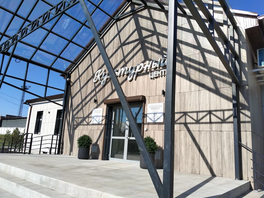 Хотите увидеть новое интересное место в городе? Вот вам культурный центр "Шершни"