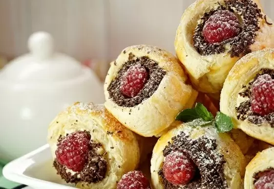 Слоёные трубочки с масляно-заварным кремом