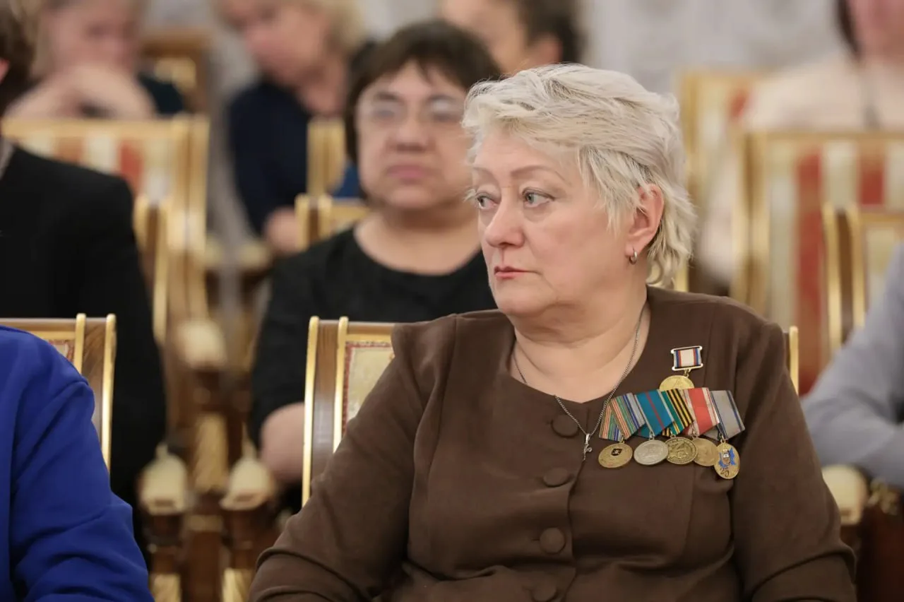 Текслер наградил двух известных журналистов из Челябинска Текслер наградил двух известных журналистов из Челябинска