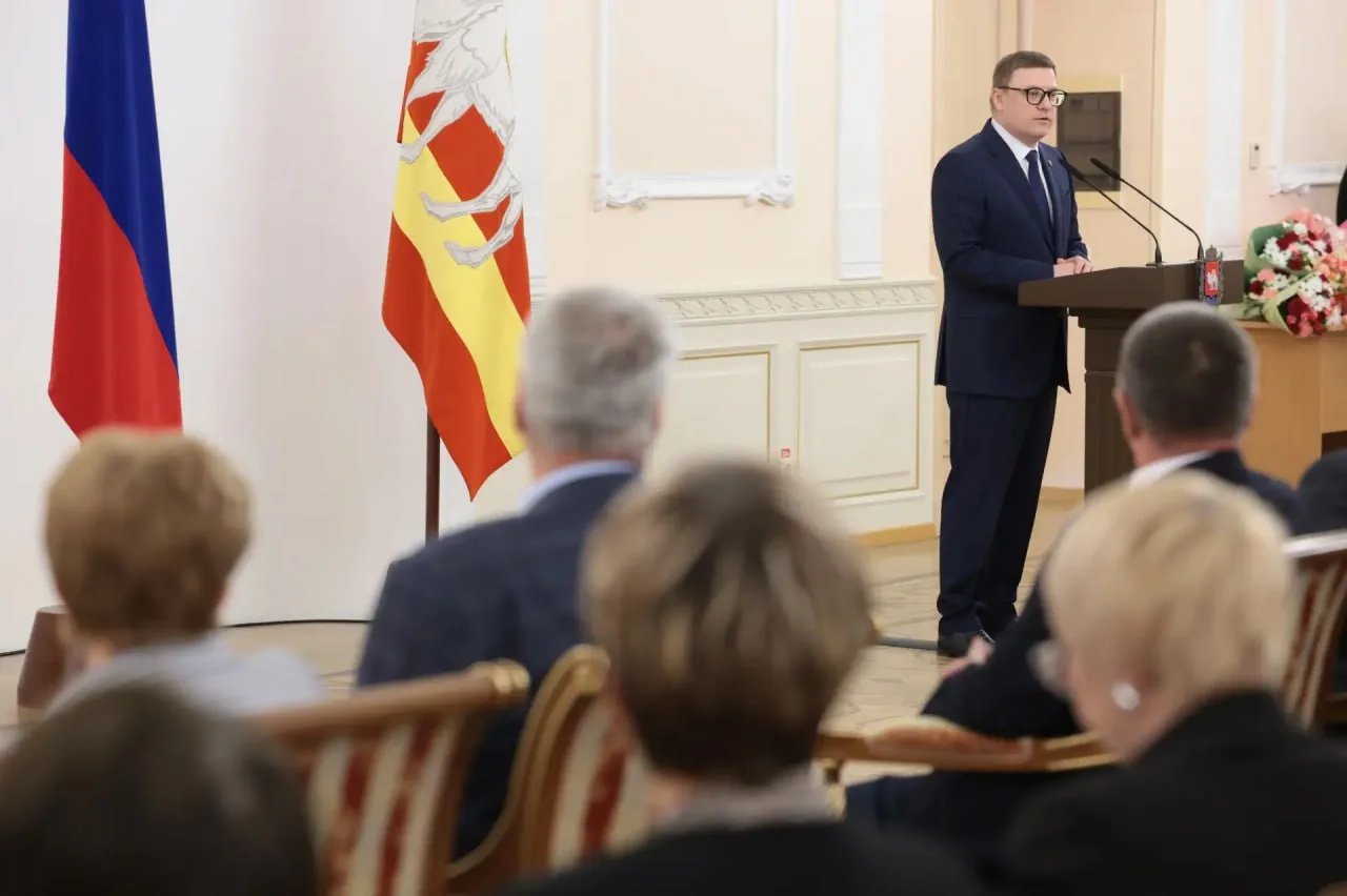 Текслер наградил двух известных журналистов из Челябинска Текслер наградил двух известных журналистов из Челябинска