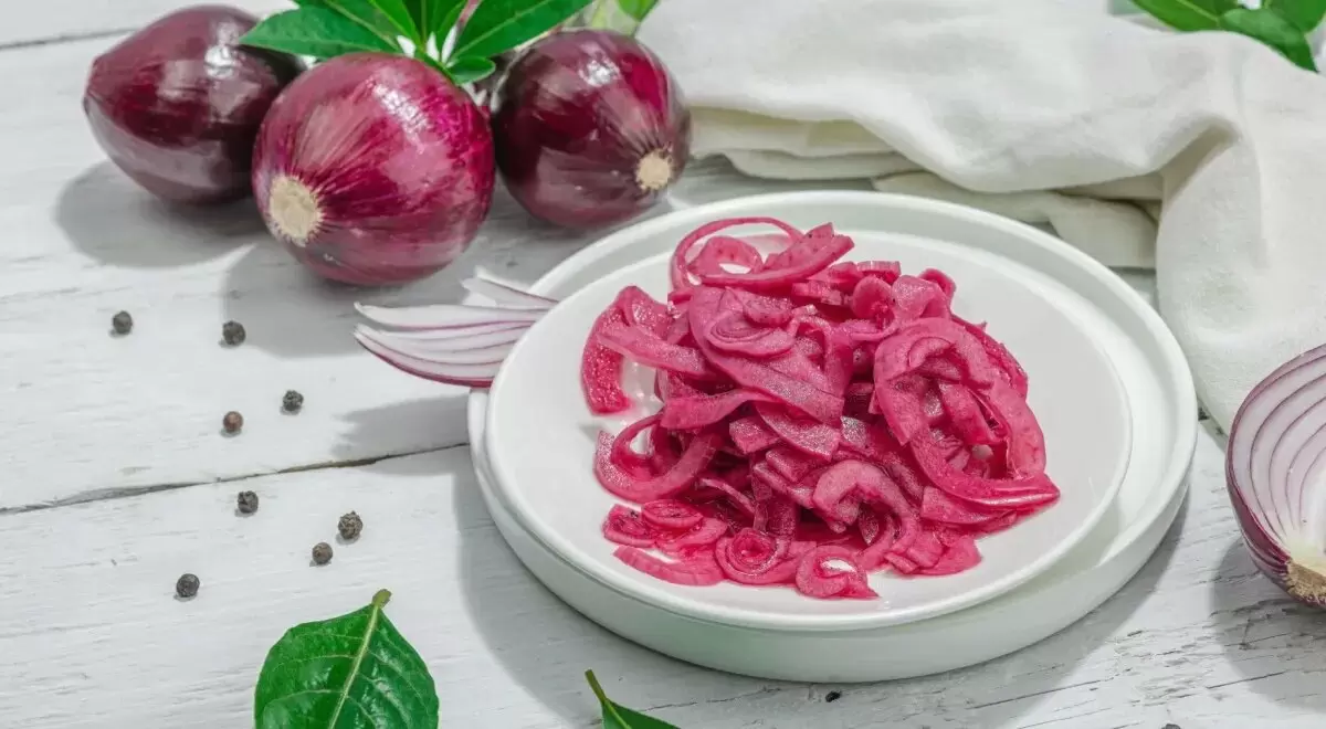 Магия маринованного лука: секреты и быстрые рецепты