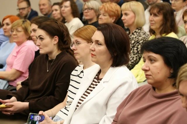 Глава города пообщался с коллективом МП трест «Теплофикация» Глава города пообщался с коллективом МП трест «Теплофикация»