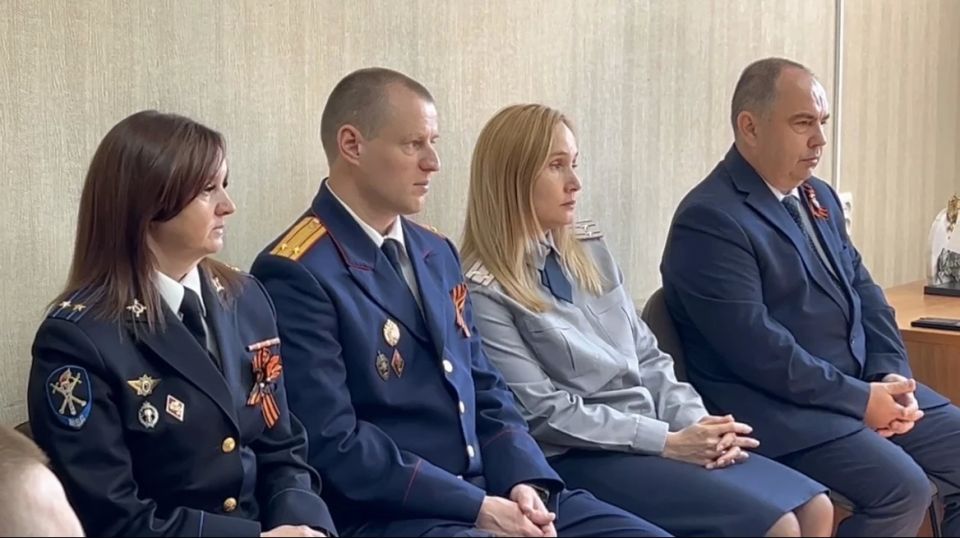 Прокурор области Игорь Донгаузер представил коллективу и руководителям органов власти назначенного прокурора Кусинского района Прокурор области Игорь Донгаузер представил коллективу и руководителям органов власти назначенного прокурора Кусинского района
