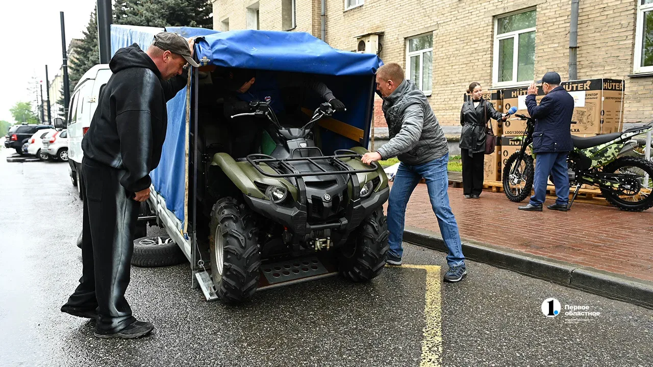 Из Челябинска в Ясиноватую и Авдеевку отправили технику, маскхалаты и продукты Из Челябинска в Ясиноватую и Авдеевку отправили технику, маскхалаты и продукты